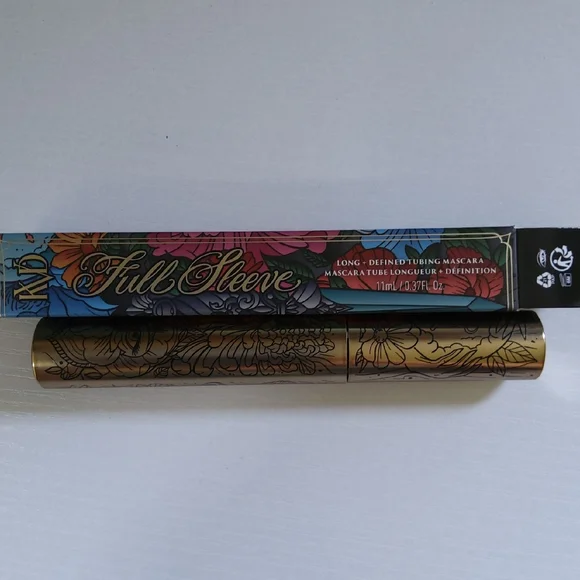 Fenty Blush, KVD Mascara, Aceology Lip Scrub, Maracuja, Vanilla Oil & Perfume - Picture 7 of 7